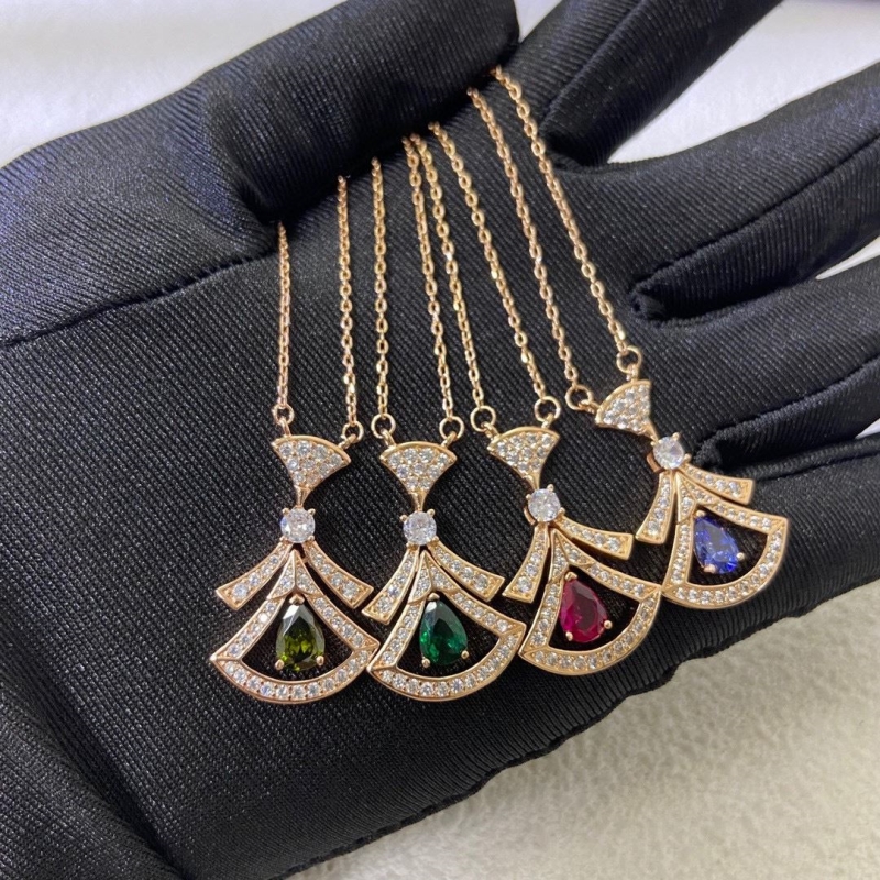 Bv1g*ai necklaces